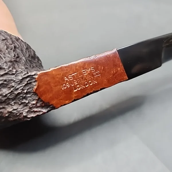 Astleys 109 Jermyn ST London, Rusticated Bent Bulldog Briar Pipe, Unsmoked [SOLD OUT] - Image 9