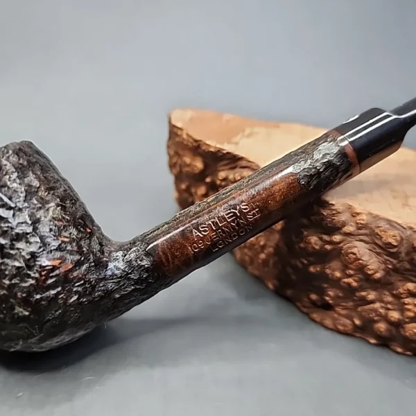Astleys of London Rusticated Lovat Estate Briar Pipe - Image 4