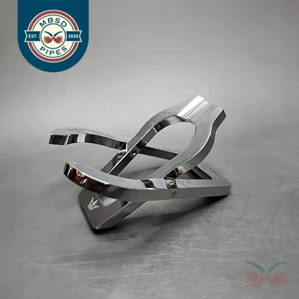Collapsible Metal Pipe Holder