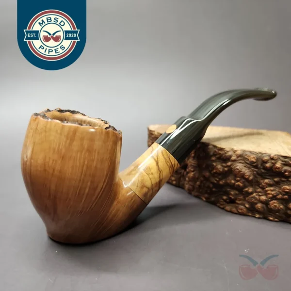 Mastro Cascia 4 Star Smooth Sitter w/ Olivewood Estate Briar Pipe, Italian Estates