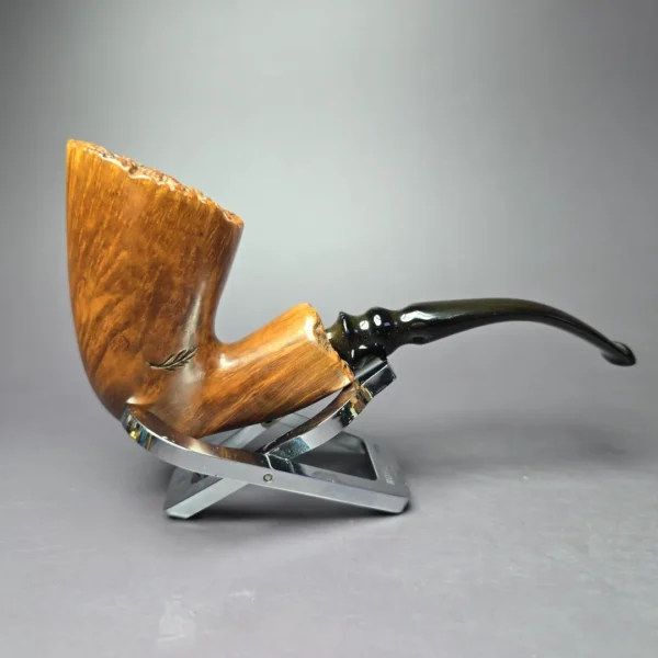 Randy Wiley Feather Carved Freehand Estate Briar Pipe, American Estates - Image 2