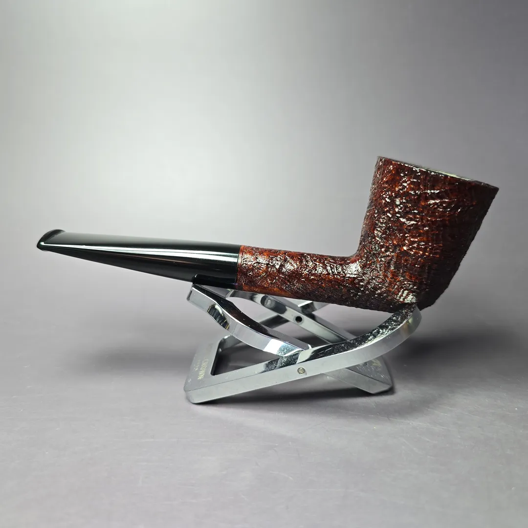 Briarworks Classic C61 Crimson Sandblasted Dublin w/ Black Stem Briar Pipe, New - Image 4
