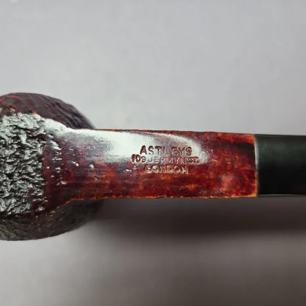 Astleys by Ashton XL Sandblasted Panel Estate Briar Pipe, Unsmoked - Image 2
