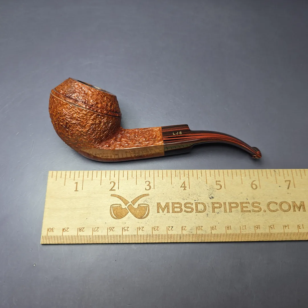 Ferndown Antique Bark 3 Star Rusticated Bulldog w/ Cumberland Estate Briar Pipe, English Estates - Image 9