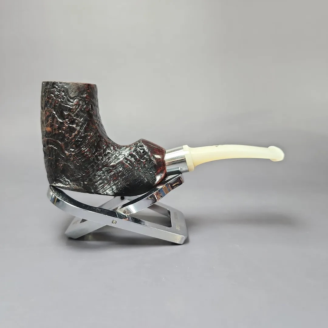 Jolly Roger Tortuga by Roger Wallenstein Sandblasted Estate Briar Pipe, German Estates 9mm - Image 2