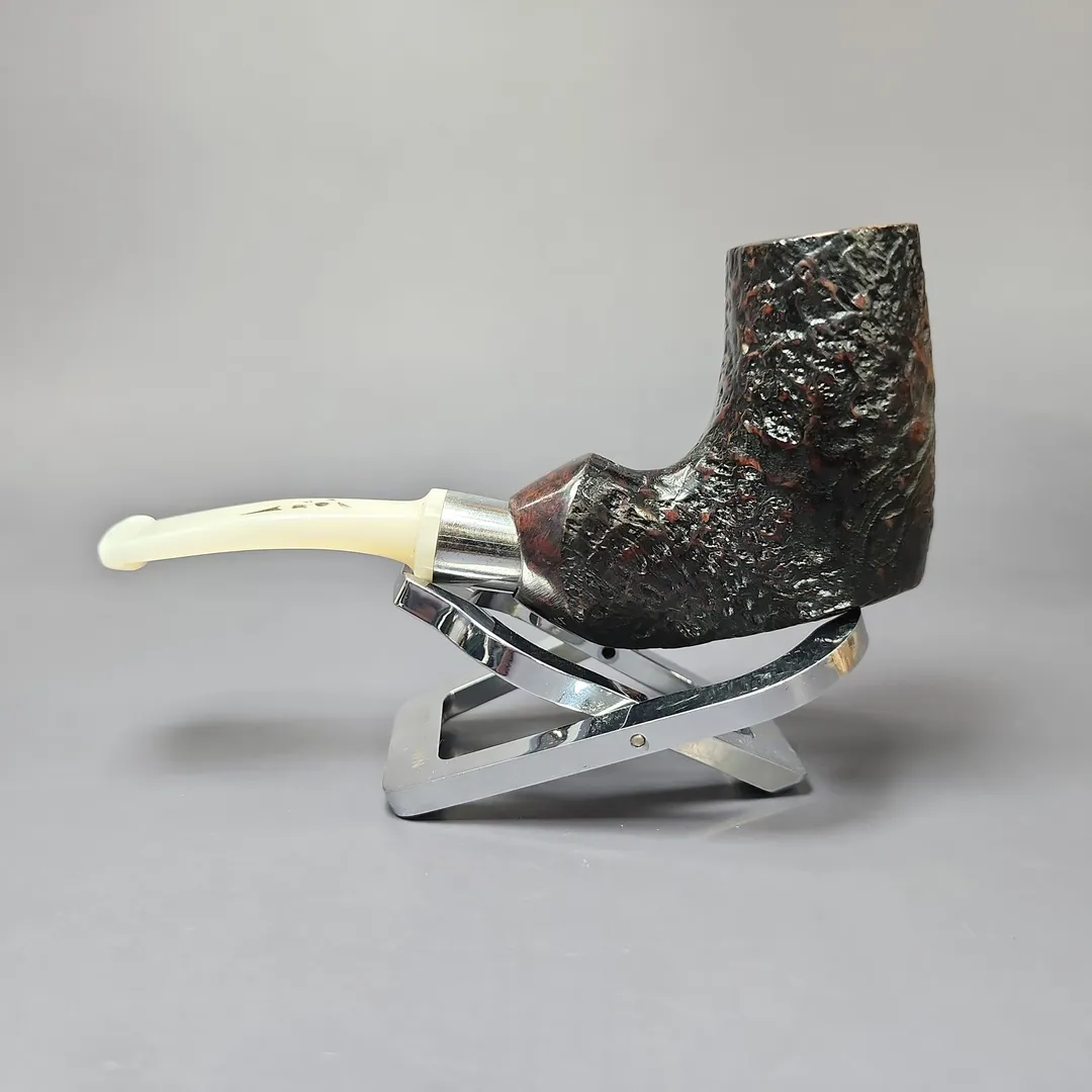 Jolly Roger Tortuga by Roger Wallenstein Sandblasted Estate Briar Pipe, German Estates 9mm - Image 4