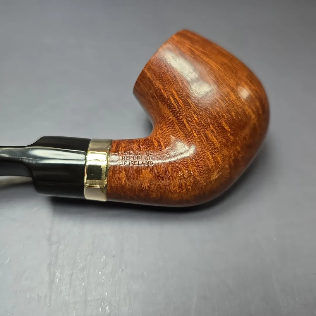 Peterson 1999 Supreme Gold Mounted 221 Smooth Bent Billiard Estate Briar Pipe, Irish Estates - Image 8