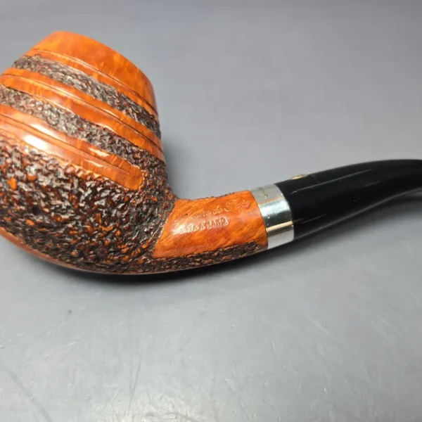 Mastro de Paja 1998 Columbus Day Pipe w/ Stand Estate Briar Pipe, Unsmoked - Image 8