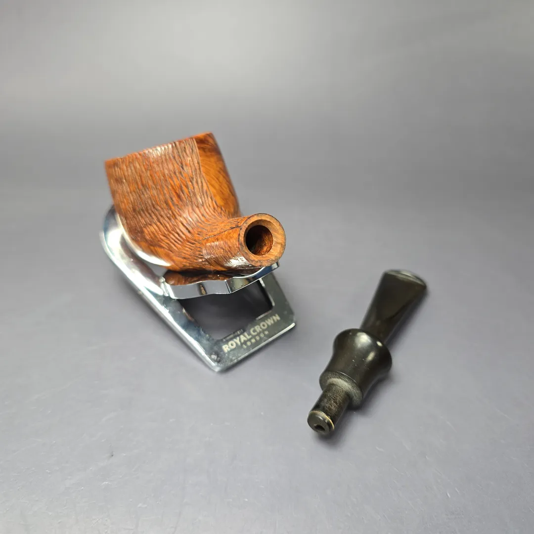 The Tinder Box Jura Partially Rusticated Pot Estate Briar Pipe, Other Estates - Image 11