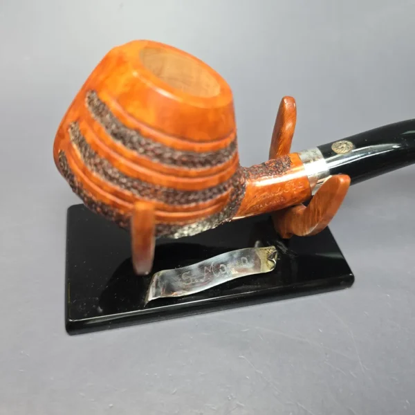 Mastro de Paja 1998 Columbus Day Pipe w/ Stand Estate Briar Pipe, Unsmoked - Image 11