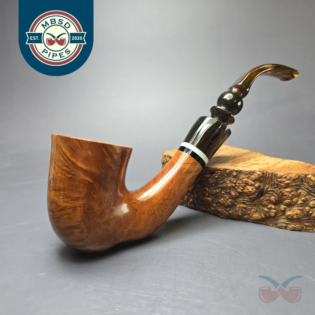 Unknown (Probably Armellini) Smooth Cavalier Estate Briar Pipe, Italian Estates