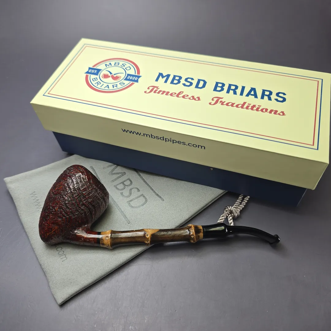MBSD Briars Modern Masters 1 Sandblasted Peewit w/ Bamboo Briar Pipe, New - Image 2