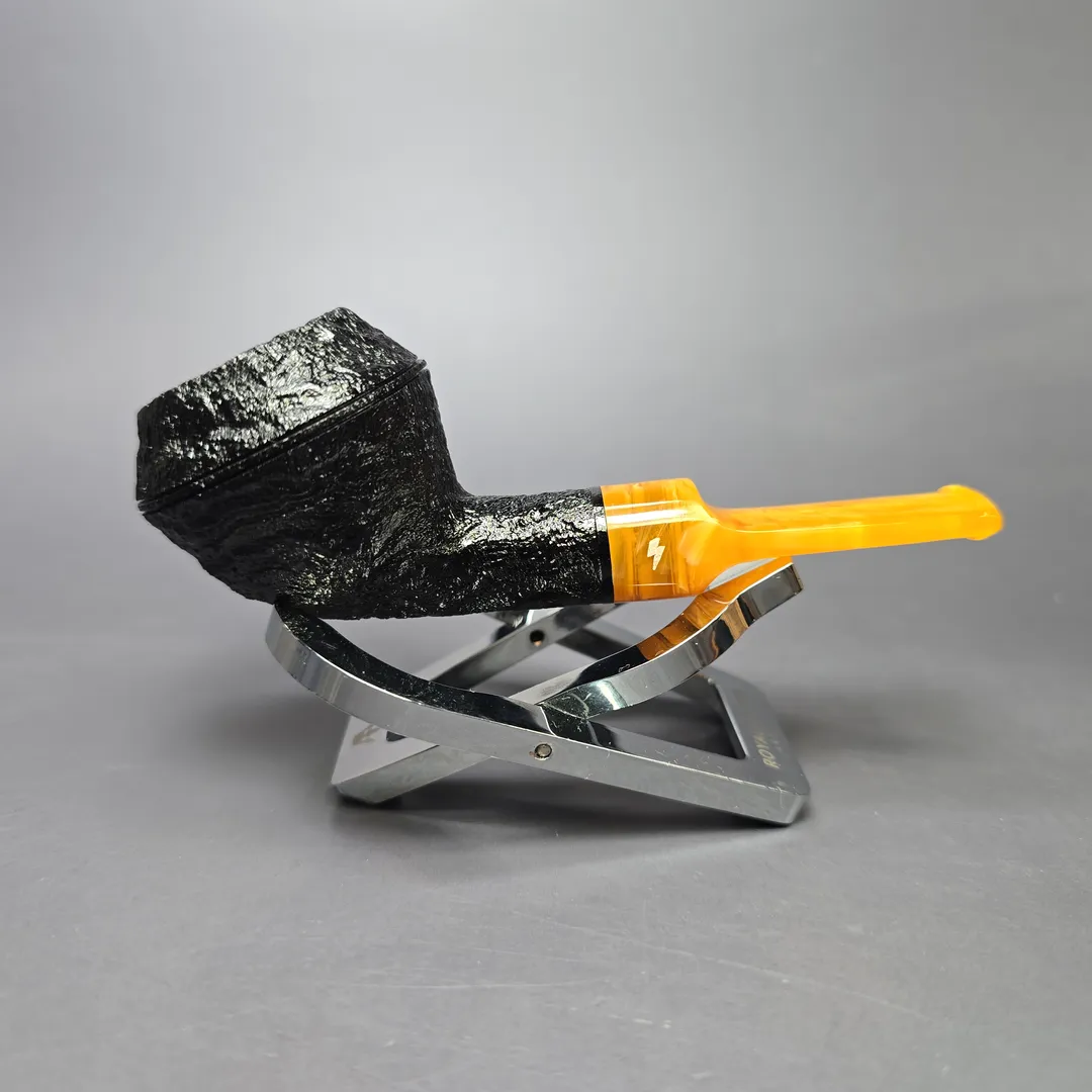 Moonshine MS02 Black Sandblasted Devil Dog Rhodesian w/ Yellow Stem Briar Pipe, New - Image 2