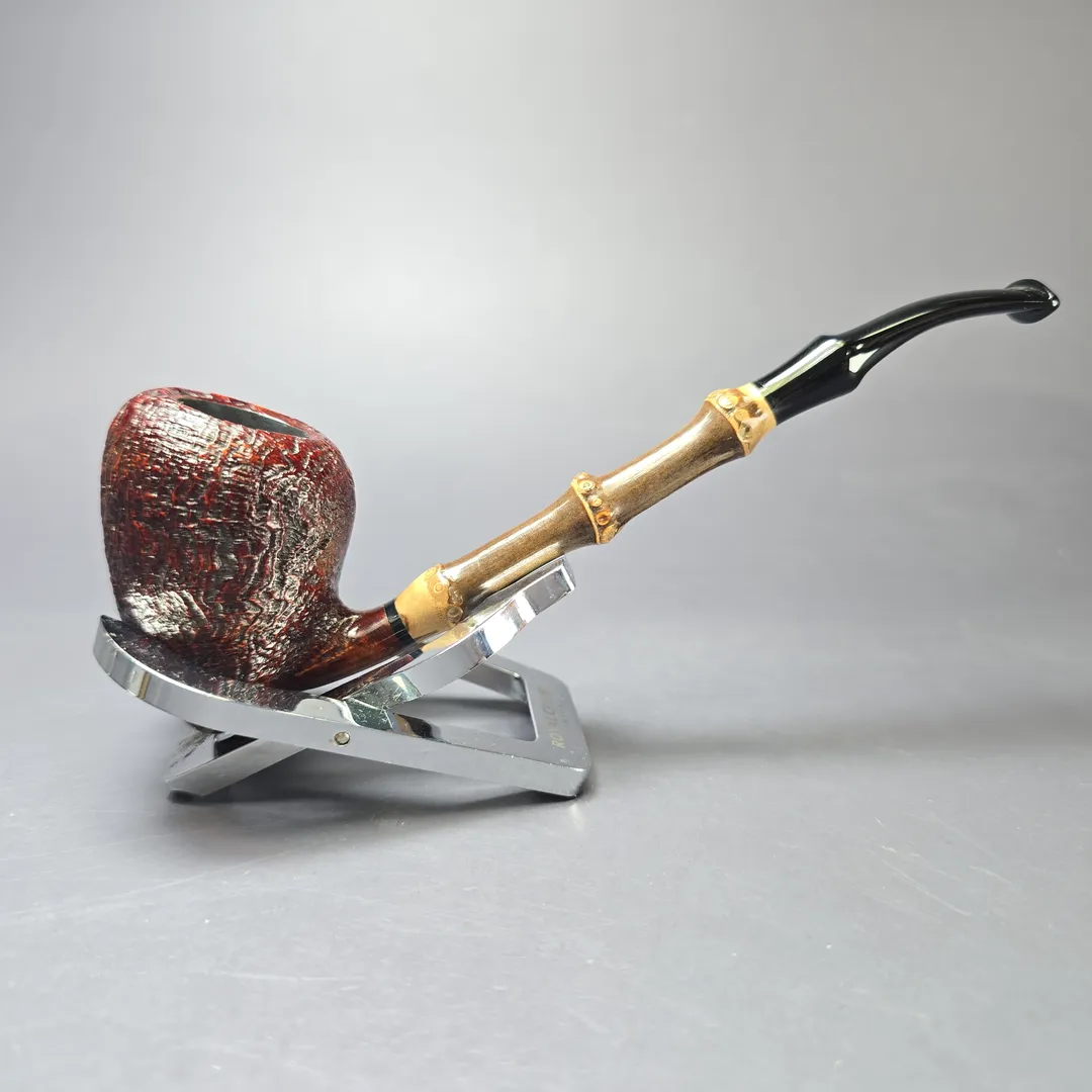 MBSD Briars Modern Masters 1 Sandblasted Peewit w/ Bamboo Briar Pipe, New - Image 3