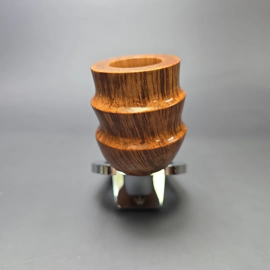 James Upshall B Grade Tradition Smooth Spiral Freehand Estate Briar Pipe, Unsmoked - Image 4