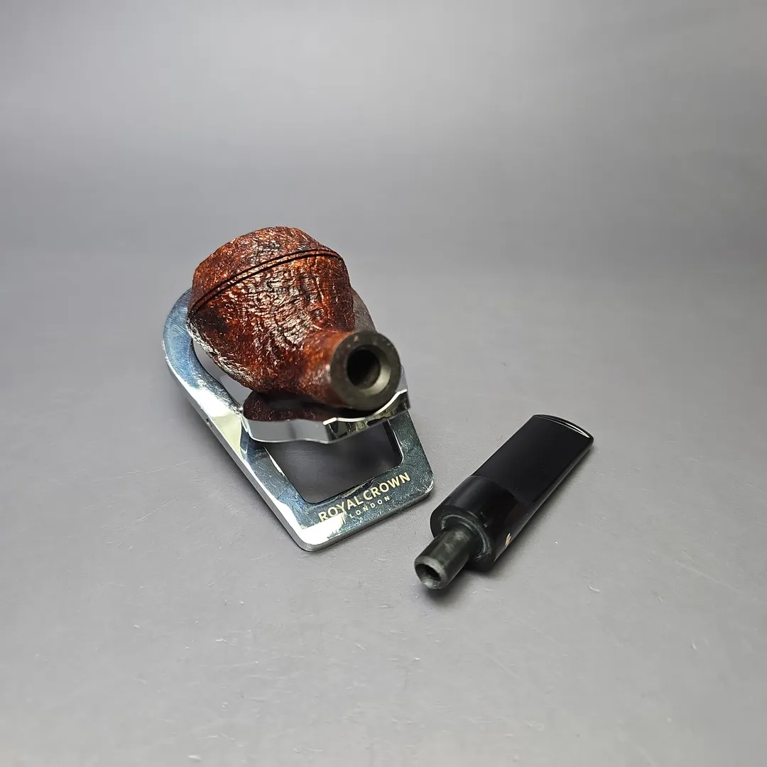 Moonshine MS02 Leather Sandblasted Devil Dog Rhodesian w/ Black Stem Briar Pipe, New - Image 10