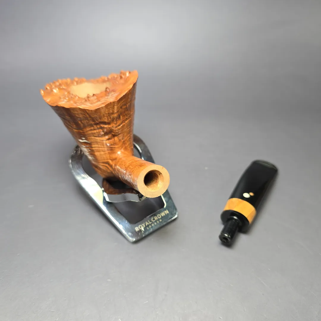 Luciano FR S* Sandblasted Freehand w/ Olivewood Estate Briar Pipe, Unsmoked - Image 10