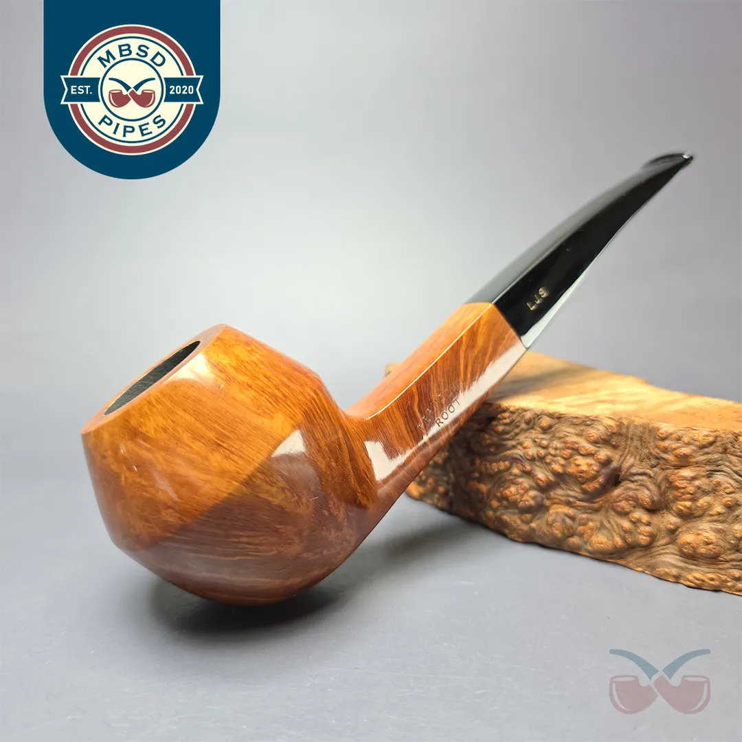 Ferndown Root Smooth Magnum-Sized Panel Bulldog Estate Briar Pipe, Unsmoked