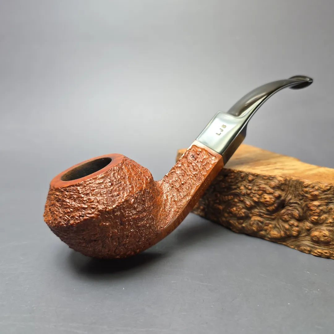 Ferndown Antique Bark 3 Star Partially Rusticated Bulldog Estate Briar Pipe, English Estates - Image 2