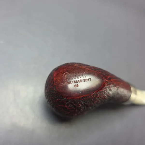 Peterson 2017 Christmas Pipe 69 Sandblasted Bent Billiard Estate Briar Pipe, Irish Estates - Image 8