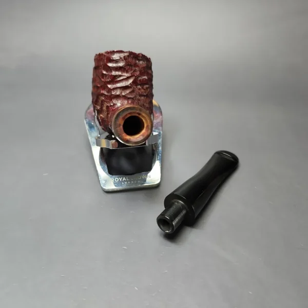 Peterson 2025 Christmas Pipe 107 Rusticated Billiard Estate Briar Pipe, Unsmoked - Image 11