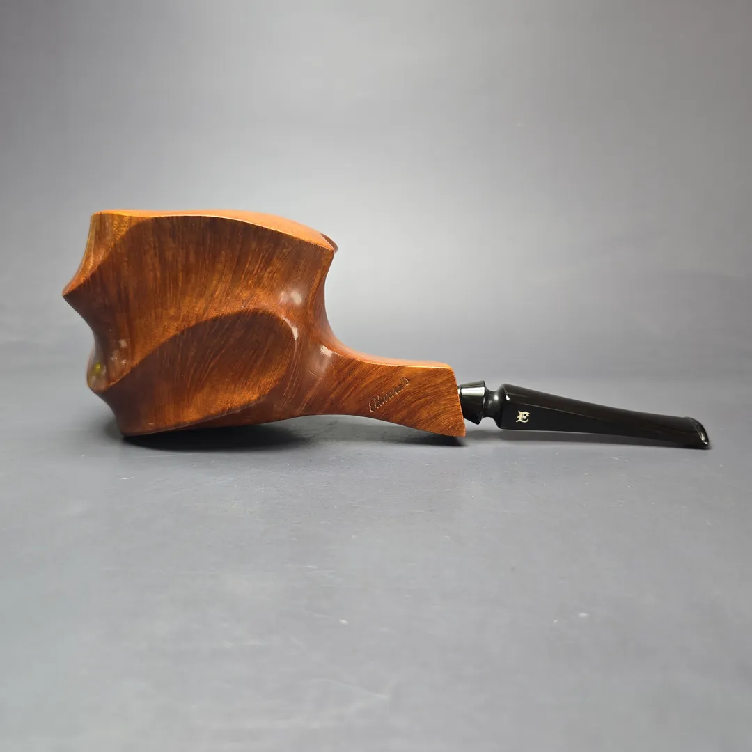 Edward's Magnum Smooth Freehand Estate Briar Pipe, Unsmoked - Image 2