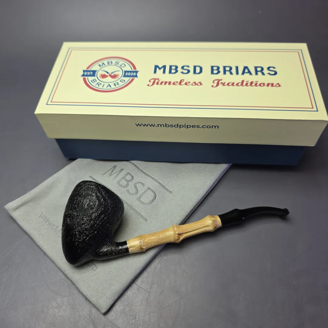 MBSD Briars Modern Masters 1 Sandblasted Peewit w/ Bamboo Handmade Briar Pipe, New - Image 2