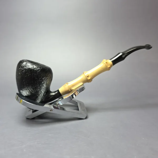 MBSD Briars Modern Masters 1 Sandblasted Peewit w/ Bamboo Briar Pipe, New - Image 3