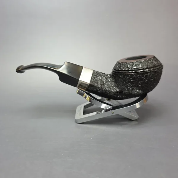 Ferndown Bark 2 Star Partially Rusticated Bulldog w/ Silver Estate Briar Pipe, English Estates - Image 7