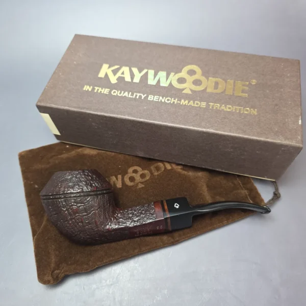 Kaywoodie 2003 Pipe of the Year Sandblasted Bulldog Estate Briar Pipe, Unsmoked - Image 3