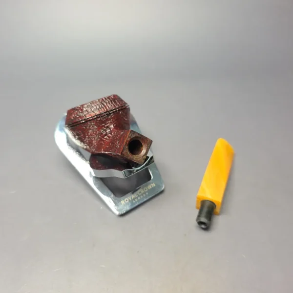 BriarWorks C53 Crimson Sandblasted Bulldog w/ Yellow Stem Briar Pipe, New - Image 13