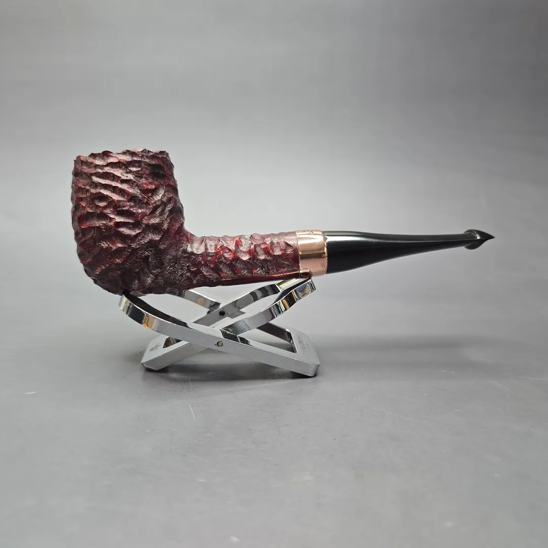 Peterson 2025 Christmas Pipe 106 Rusticated Billiard Estate Briar Pipe, Unsmoked - Image 2