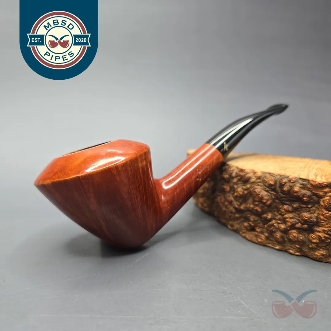 Age Bogelund (B) Smooth Hawkbill Dublin (Estate)