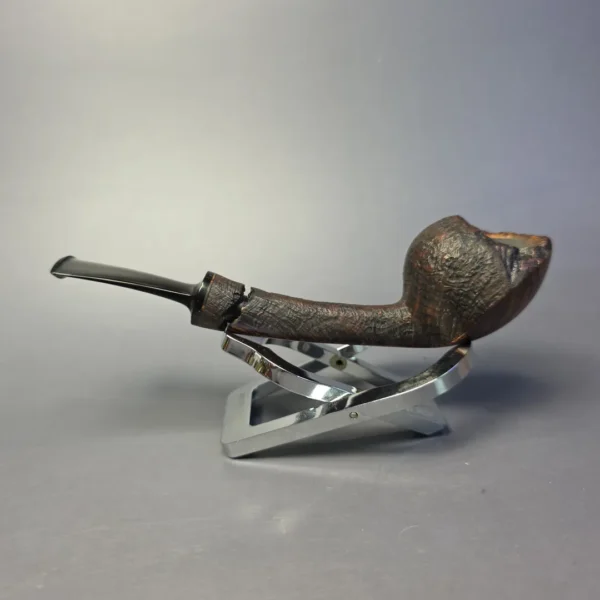 Christian Ruetz "Broken" Partially Sandblasted Asymmetric Long Shank Acorn Estate Briar Pipe, Other Estates - Image 4