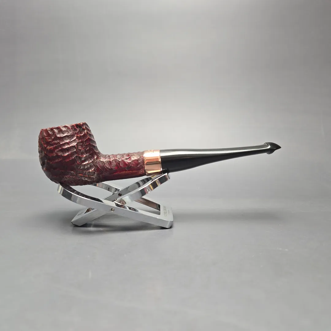 Peterson 2025 Christmas Pipe 87 Rusticated Apple with Copper (Unsmoked Estate) - Image 2