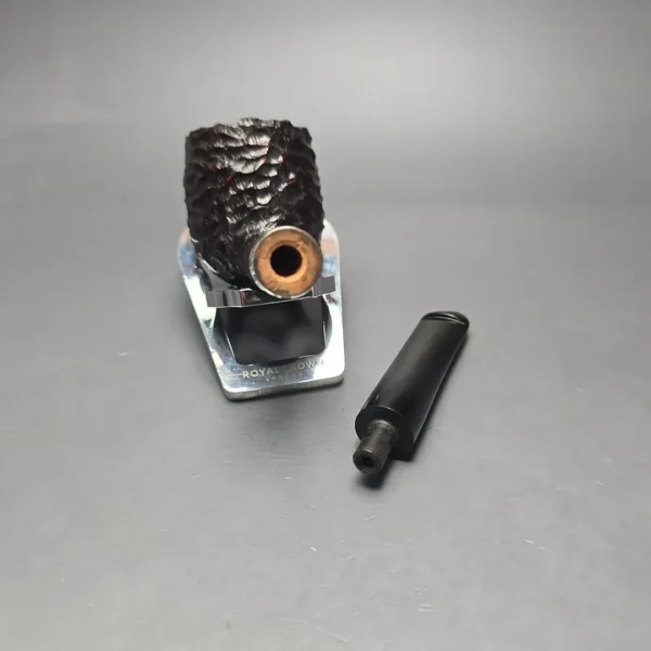 Peterson 2025 St Patrick's Day 2025 605 Rusticated Pot with Silver (Unsmoked Estate) - Image 13