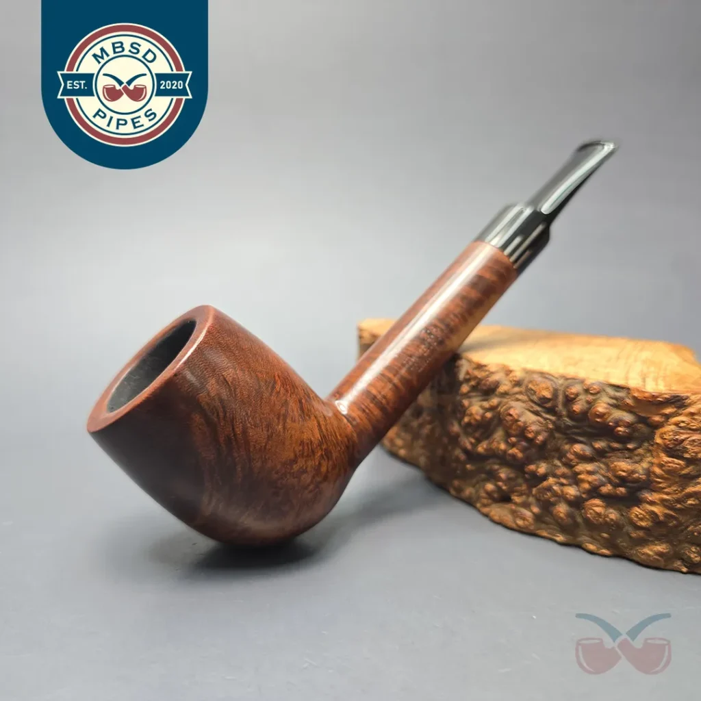 The Everyman (Comoy's) 212 Smooth Lovat (Estate)