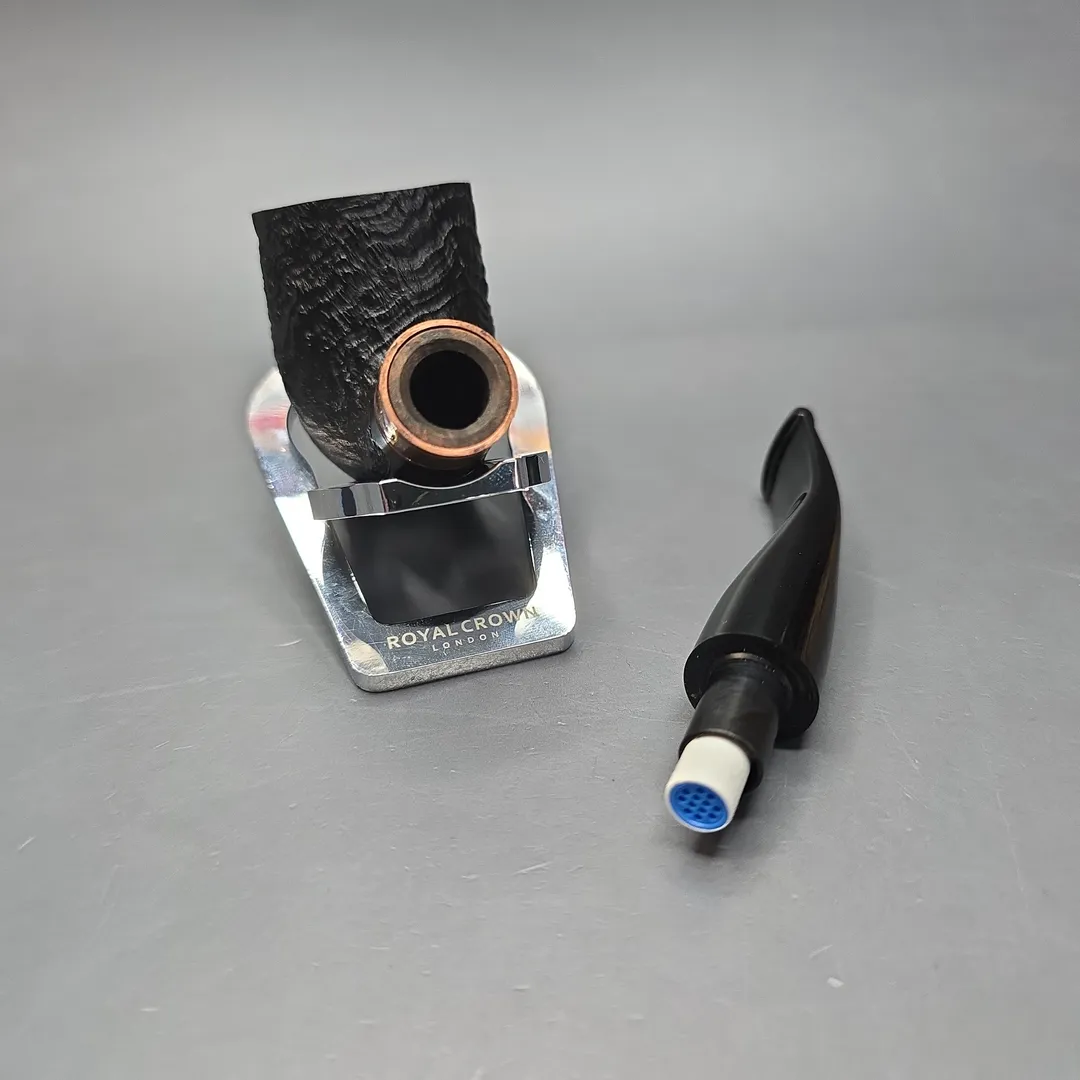 Rattray's Distillery Black 106 Sandblasted Bent Billiard Estate Briar Pipe, Unsmoked, 9mm - Image 2