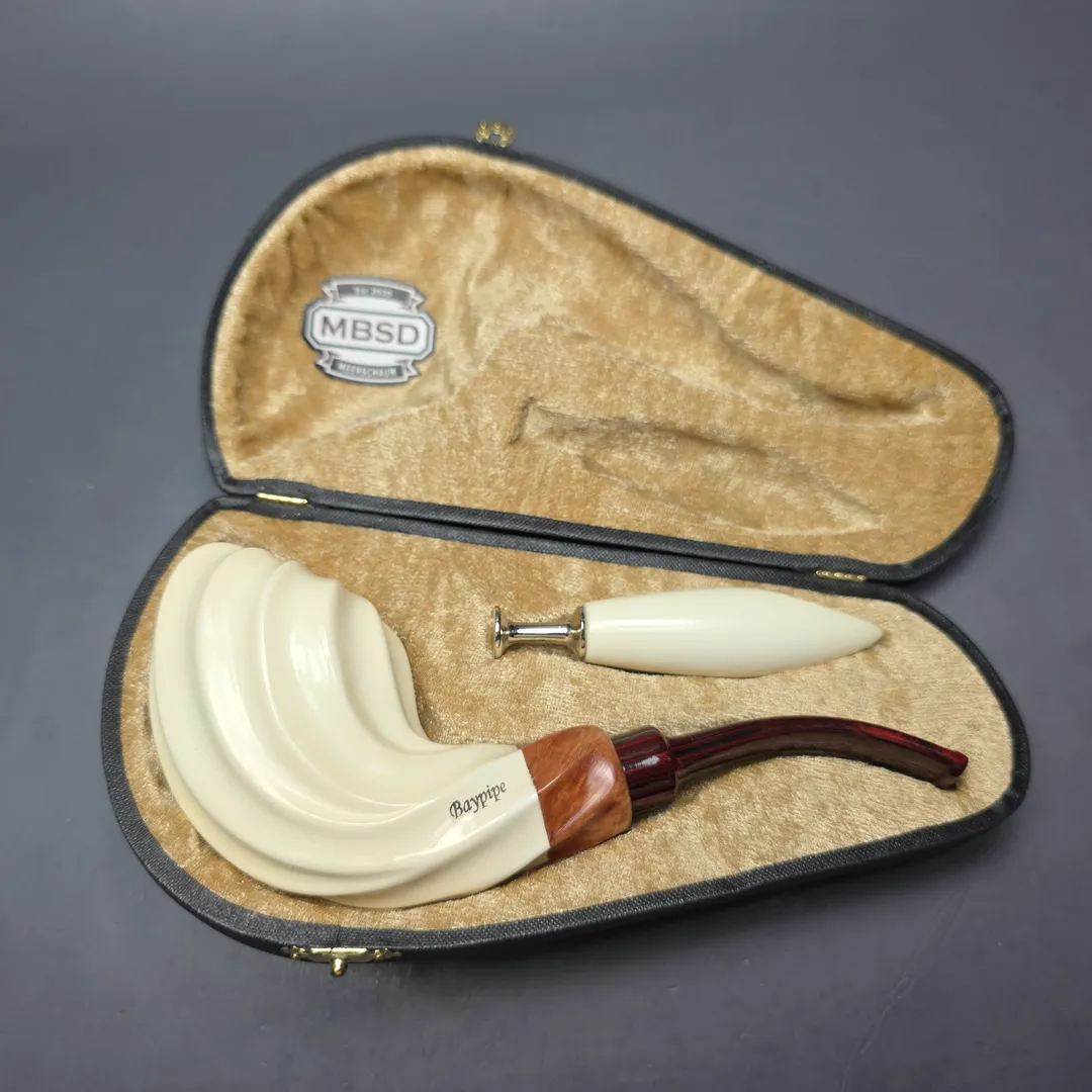 MBSD Meerschaum Premier by Bay Pipes Fluted Whale w/ Case & Tamper Block Meerschaum Pipe, New - Image 2