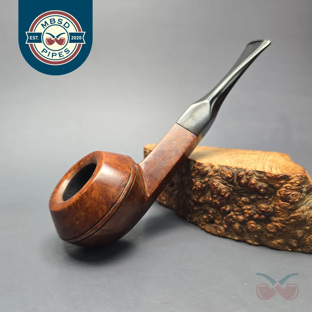 Sasieni Family Era (c.1950s-79) Fantail 95 Smooth Bulldog Estate Briar Pipe, English Estates