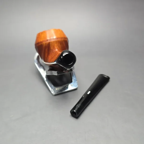Castello "Castello" 4K Smooth Bulldog w/ Lucite Mount Estate Briar Pipe, Italian Estates - Image 14