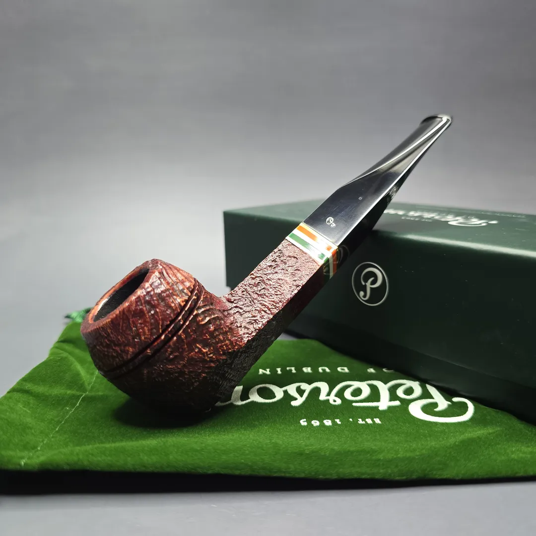 Peterson 2026 St Patrick's Day 150 Sandblasted Bulldog Briar Pipe, New - Image 2