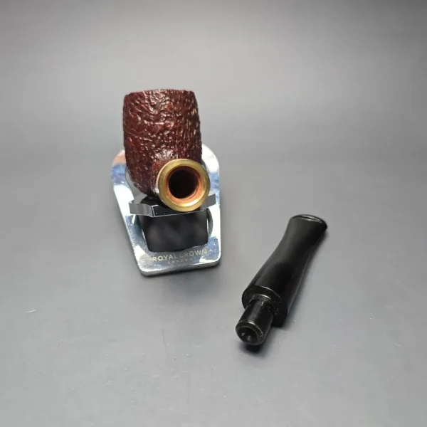 Peterson 2026 St Patrick's Day XL05 Sandblasted Billiard Briar Pipe, New - Image 15