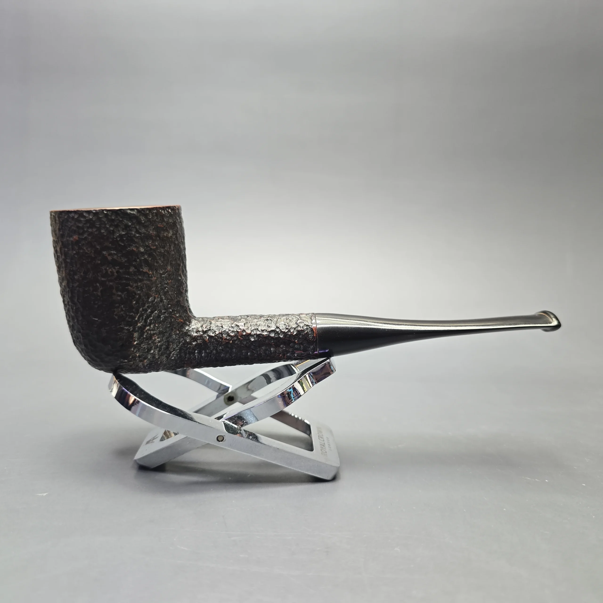 Savinelli Oscar Aged Briar 412 KS Rusticated Dublin (Estate) - Image 2