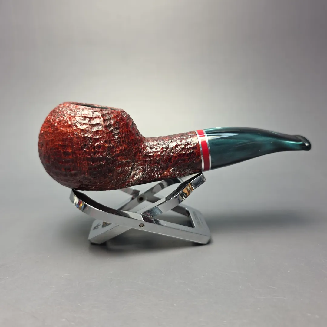 Savinelli 2026 Saint Nicholas 320 KS Rusticated Author (6mm) (New) - Image 2