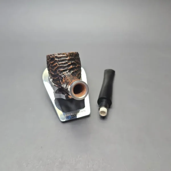 Peterson Dublin Filter 606 Rusticated Pot (9mm) (New) - Image 13
