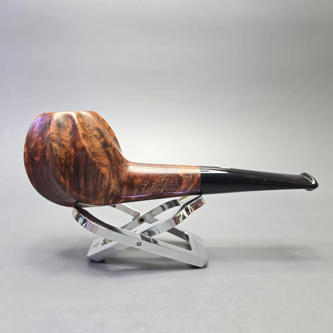 Castello (2023) Tradmark (KKKK) (Pi) Smooth Spiral Carved Apple (Estate) - Image 2