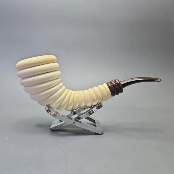 Fikri Baki Magnum Beehive Carved Horn with Cumberland (Estate) - Image 3