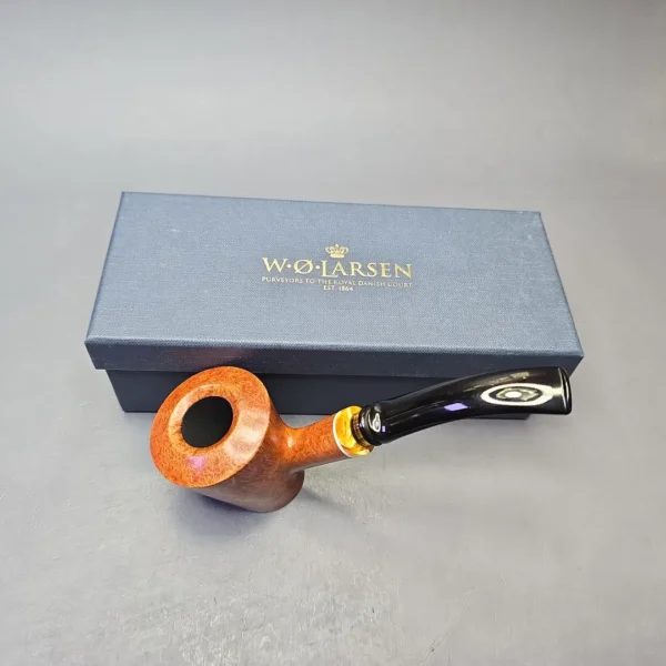 W.O. Larsen Select Special Smooth Cherrywood Sitter with Cultured Amber (Unsmoked Estate) - Image 15