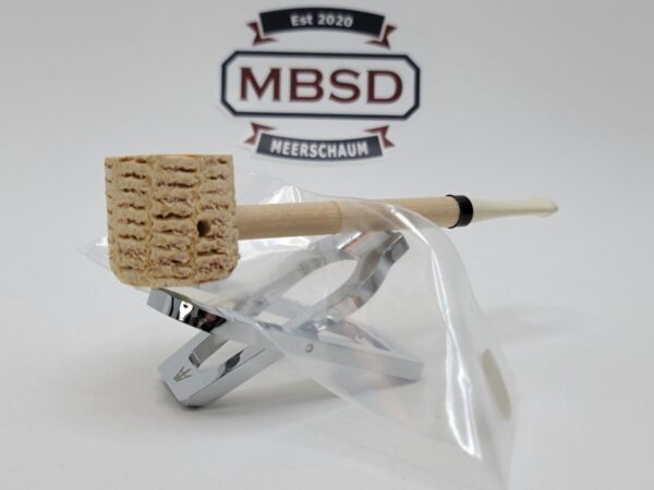 Missouri Meerschaum The 420 Natural Corn Cob Pipe, Built In Carburetor [SOLD OUT]